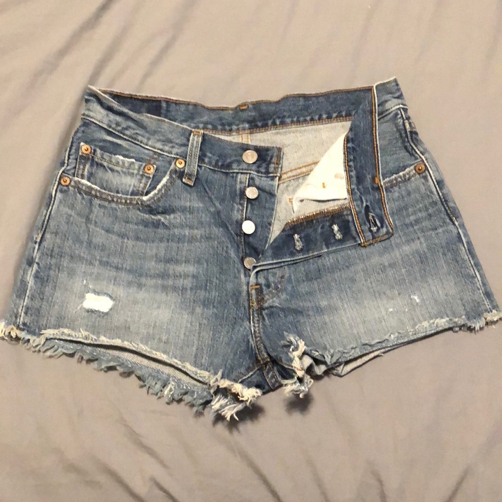 Levi’s 501 Cut-Off Shorts